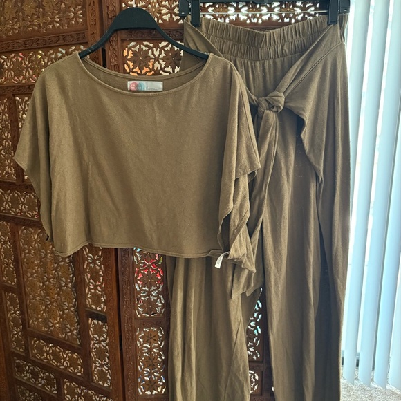 Free People FP BEACH Get Away Set - Picture 2 of 4